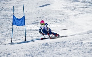 V体育官方app-马德里德比夜，球迷助威声震彻全城，激情对决点燃足球之魂